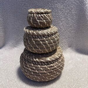 Set of 3 Wicker Baskets with Lids